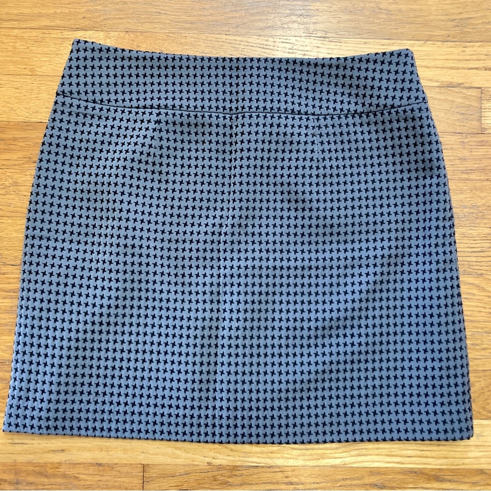 Ann Taylor Loft Houndstooth Skirt - Picture 2 of 3